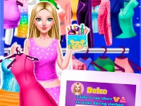 Internet fashionista dress up